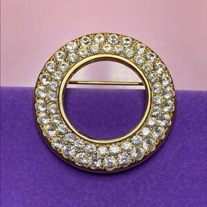 💛 Vintage Swarovski Gold Plated Crystal Circular Brooch